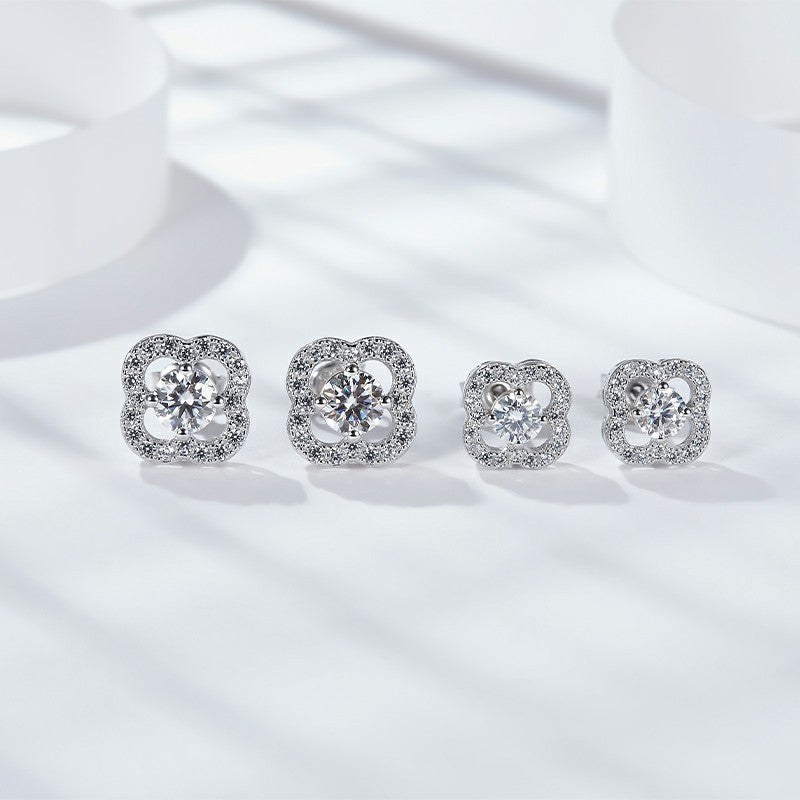 New Winter Small Fresh Lucky Clover Stud Earrings with Petals Inlaid with Moissanite Wild Sterling Silver Plated with 18K Gold