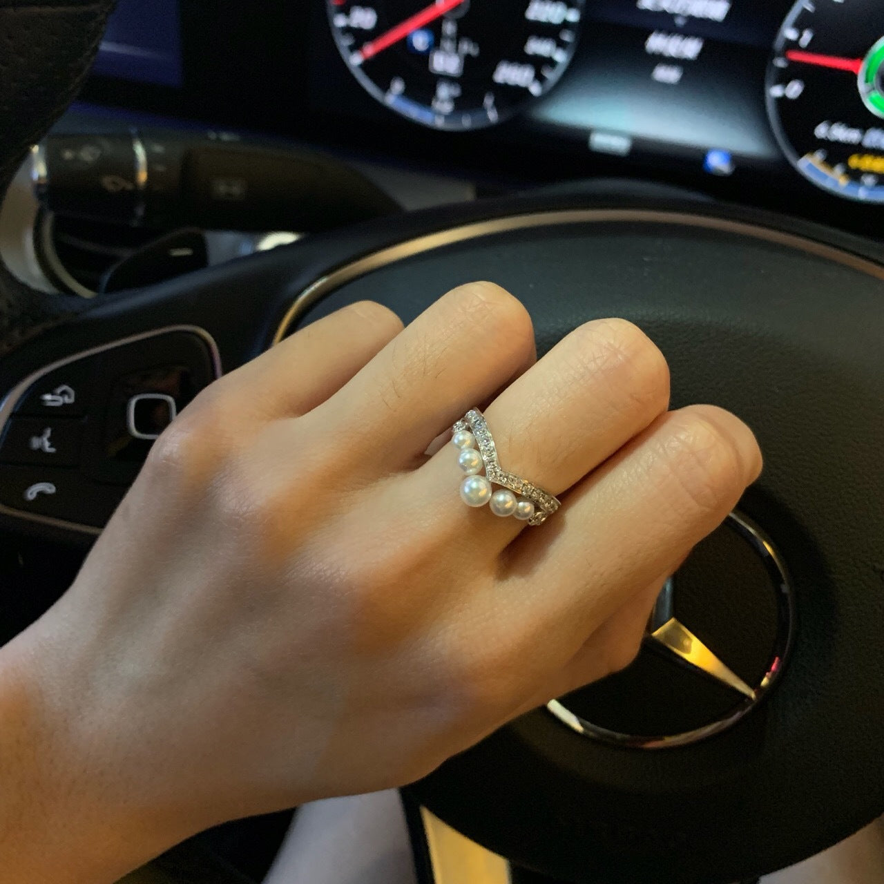 Pear-shaped moissanite topaz emerald natural freshwater pearl ring