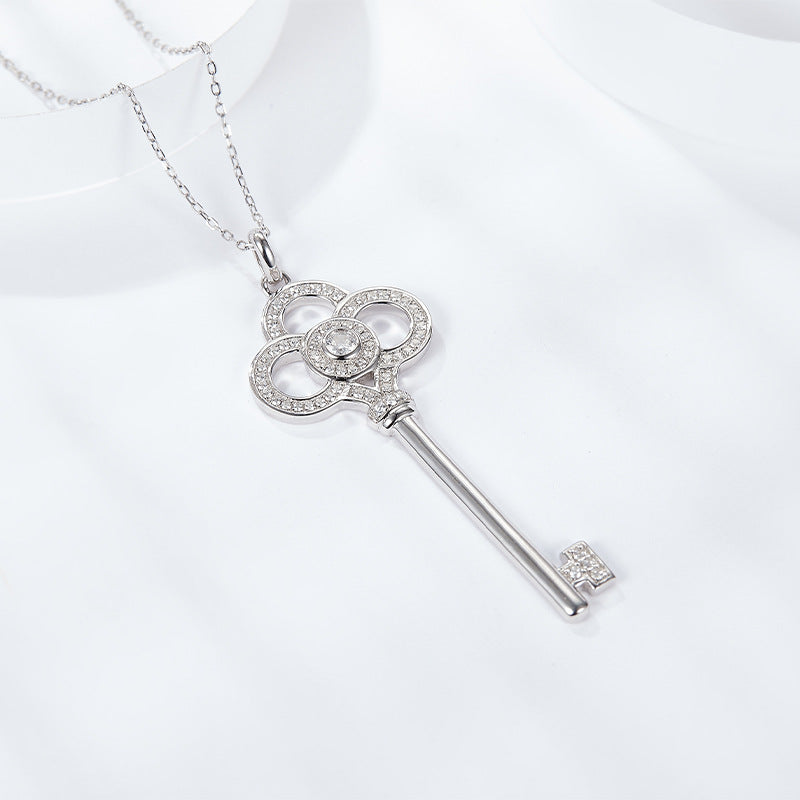 New Style 925 Sterling Silver Women's Fashion Pendant Key Heart Crown Moissanite Necklace