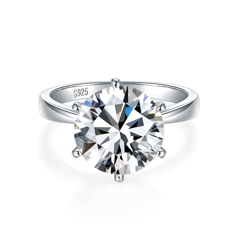 Six Claws 5 Carat Pigeon Egg Closed Moissanite Ring Spot