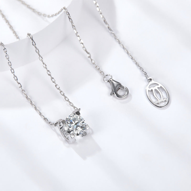 Classic bull head model 1 carat silver inlaid moissanite necklace pendant moissanite jewelry ladies clavicle chain