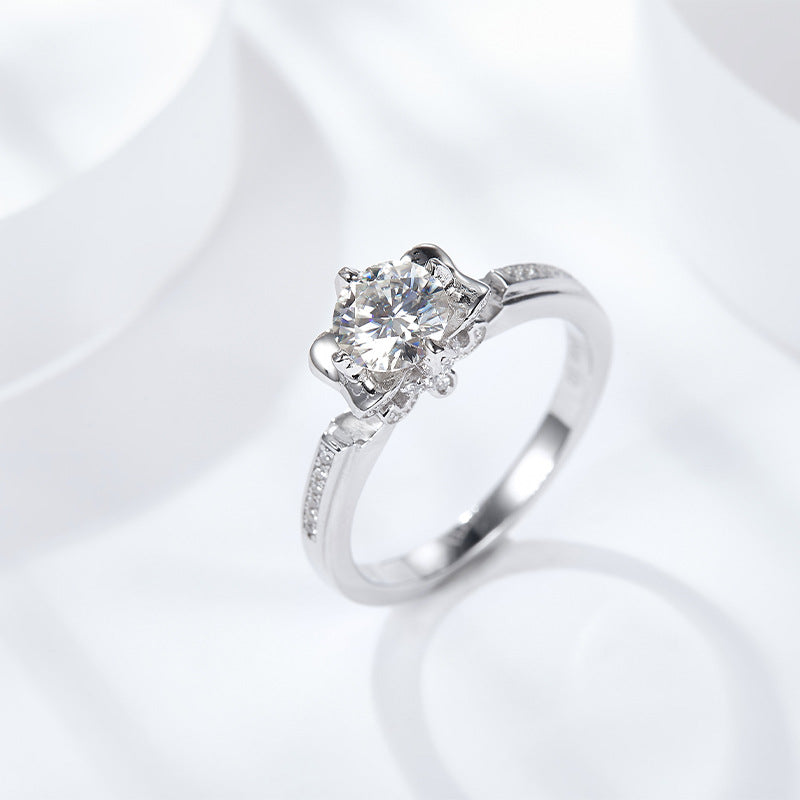 Genuine 1 Carat Moissanite Silver Plated 18K White Gold Spot Closed Mouth Ring for Women