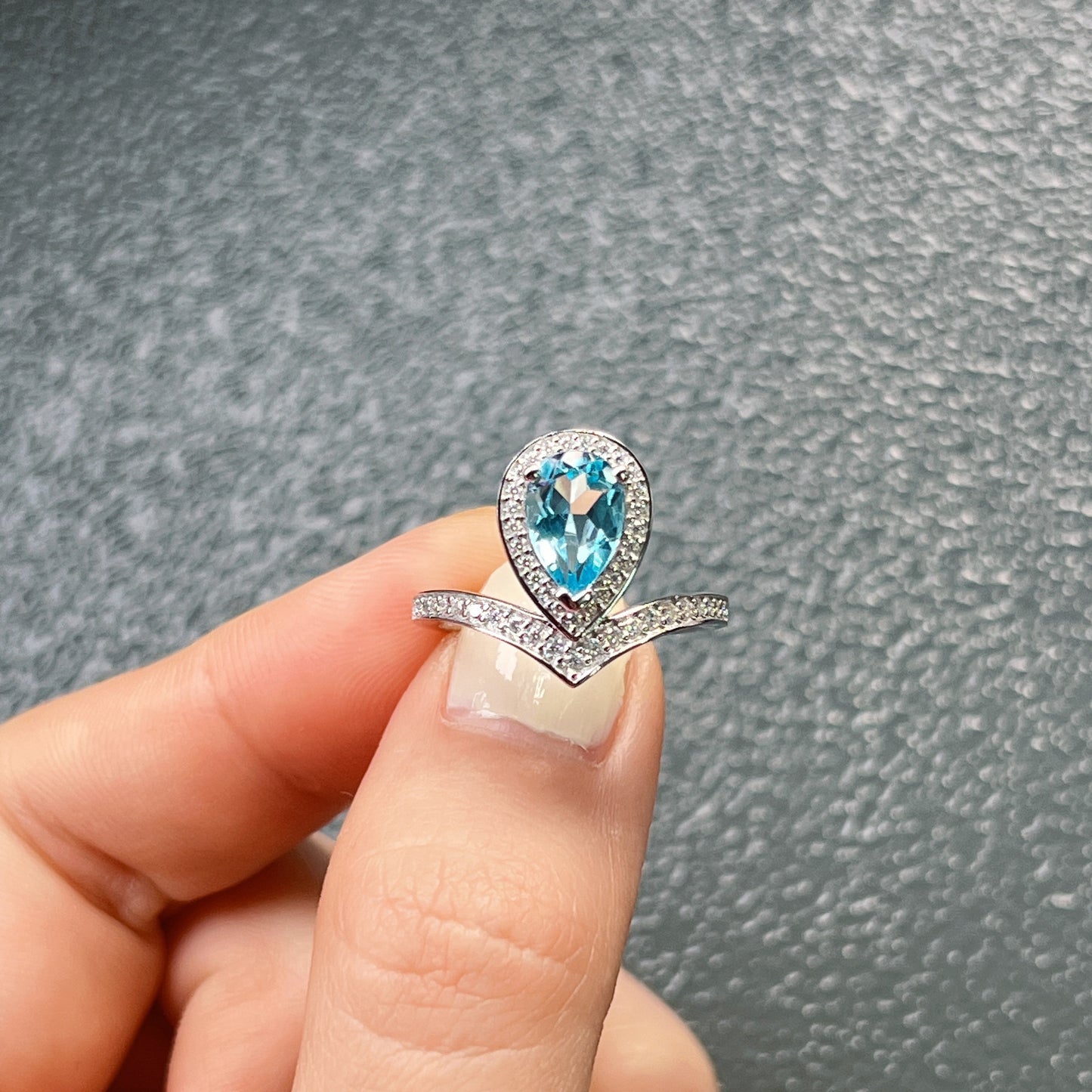 Pear-shaped moissanite topaz emerald natural freshwater pearl ring