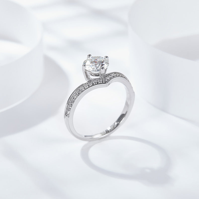 Princess Crown V-Ring Wall Authentic 1 Carat Moissanite Silver Plated 18K White Gold Spot Closed Mouth Ring for Women