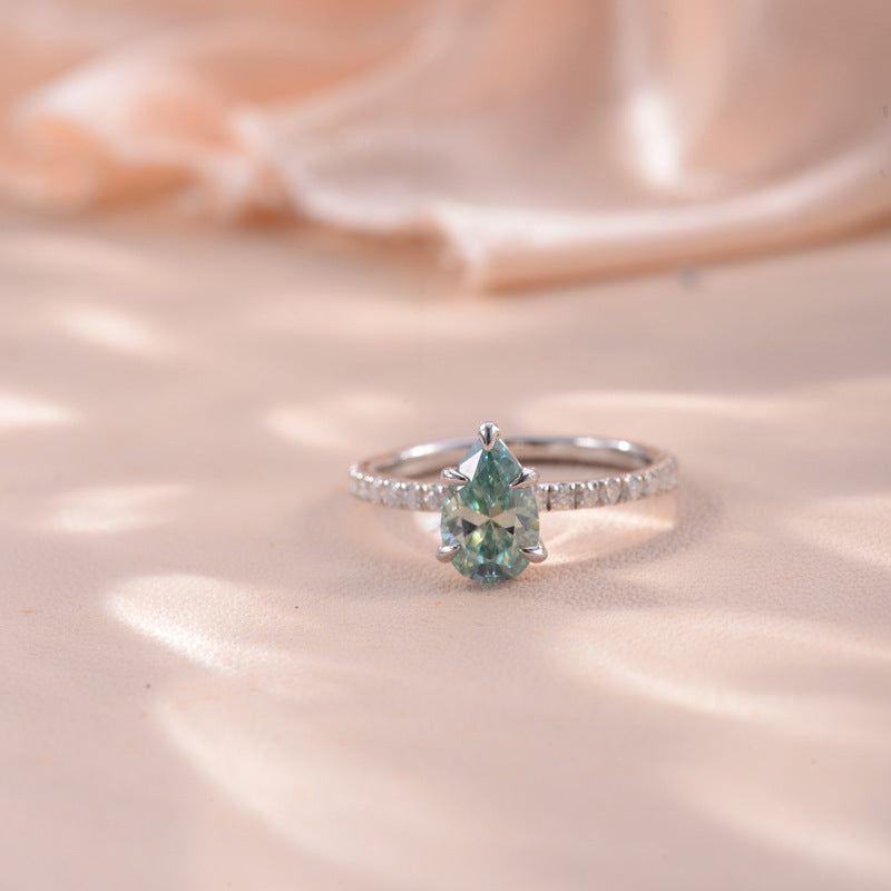 Teardrop shaped 6*9mm pear-shaped light sea blue full moissanite silver plated 18k gold ring