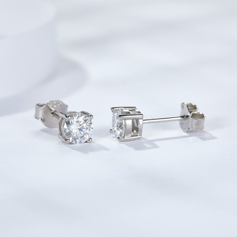 50 points - 1 carat classic four claws 925 silver fashion light luxury moissanite stud earrings