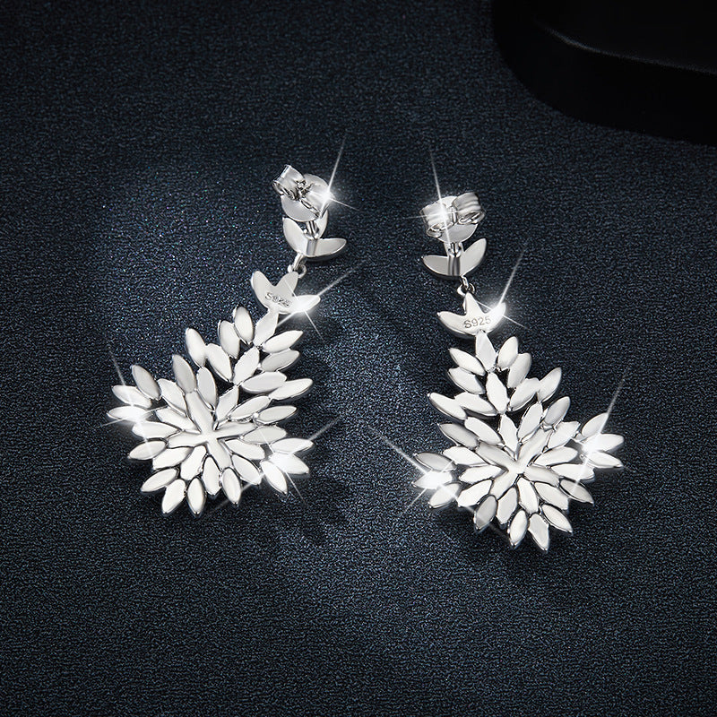 Luxury Full Diamond D Color Moissanite Earrings S925 Sterling Silver Gold Plated Leaf Stud Earrings
