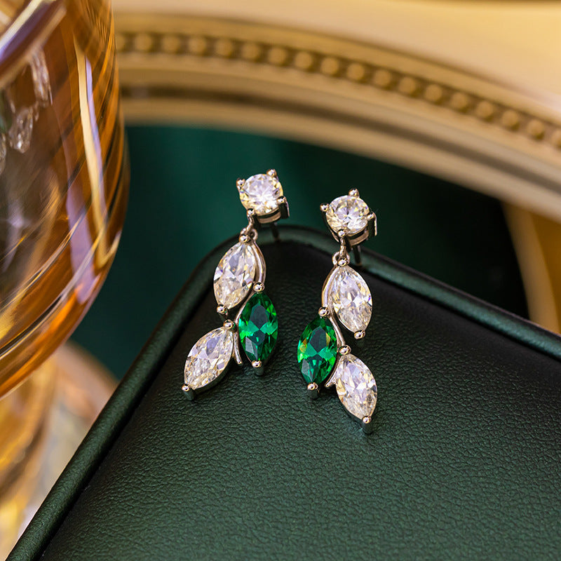New Small Fresh 4.5*9mm Marquise Leaf Earrings S925 Silver Inlaid Nurture Emerald Stud Earrings