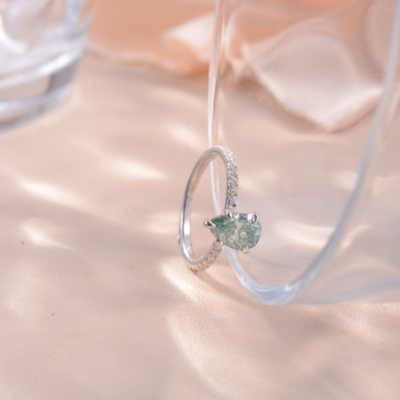 Teardrop shaped 6*9mm pear-shaped light sea blue full moissanite silver plated 18k gold ring